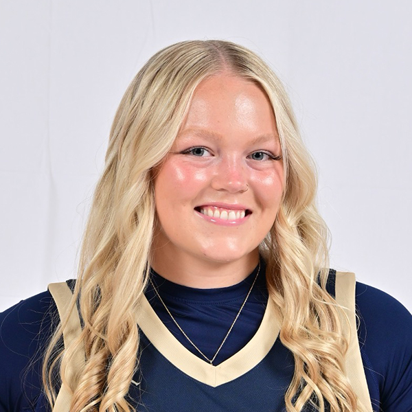 portrait of Makenna Hartman '27