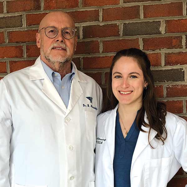 Dr. Bert Altmanshofer ’81 and daughter, Kate Altmanshofer ’21